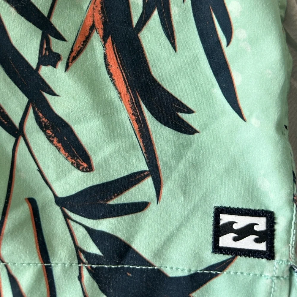 Billabong swim trunks size XS Boys